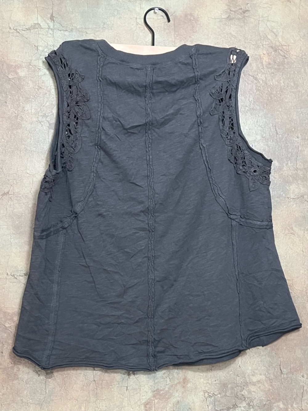 Sleeveless Lace-Trim Tank Top - Picture 2 of 3
